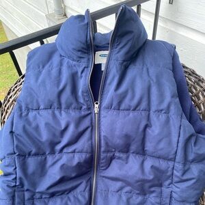 BNWOT  Mens Old Navy Puffy Vest In A Rich Dark Navy Color .Size XL